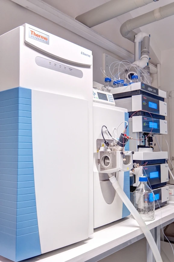 LUNARIA: Kapalinový chromatograf s hmotnostním spektrometrem Thermo Scientific