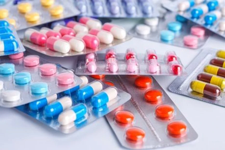 AVČR: Souboj světla a antibiotik. Dokážeme vyčistit vodu od škodlivých látek?: Západní medicína se v současnosti bez antibiotických preparátů neobejde.