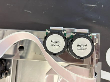 Agilent Sampler Handler (G4267-40101) s manipulátorem (5067-6178) (Testováno)