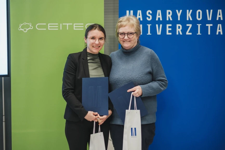 CEITEC/Martin Indruch: Jdi do toho, i když ti rozum říká ne. U kávy s Mary Anne O’Connell: Dragana Vukić a Mary A. O’Connell