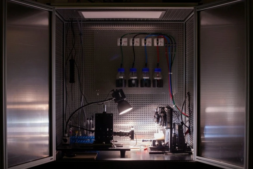 CEITEC/ Lukáš Havlák: Technologie vědců z CEITEC pomůže odhalit, jak kyslík řídí vývoj embryí: Technologie k projektu HFSP na CEITEC VUT.