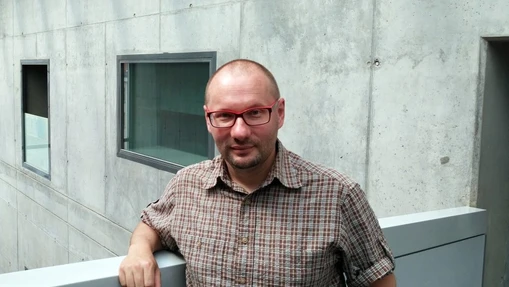 Česká věda je malý rybníček, měla by se víc otevřít světu, myslí si vědec a skladatel Petr Cígler