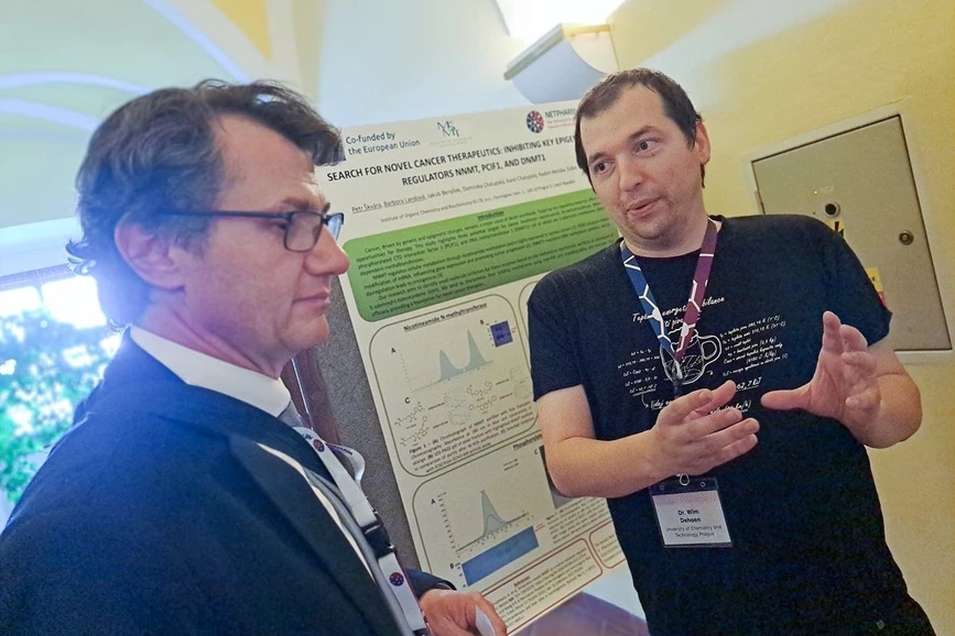 FF UK/Ing. Jan Škop/Mgr. Martina Kopecká Jurčeková: Úspěšné setkání špičkových vědců: První výroční mezinárodní konference projektu NETPHARM (posterová sekce)