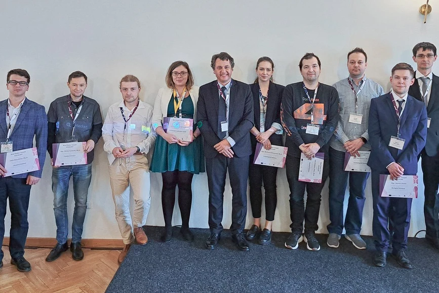 FF UK/Ing. Jan Škop/Mgr. Martina Kopecká Jurčeková: Úspěšné setkání špičkových vědců: První výroční mezinárodní konference projektu NETPHARM (vítězové posterové sekce)