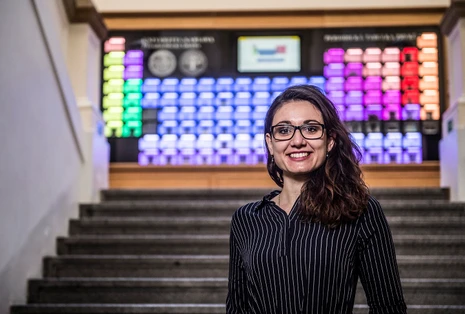 Děti se učí už tak složitou chemii slovy, kterým nerozumí