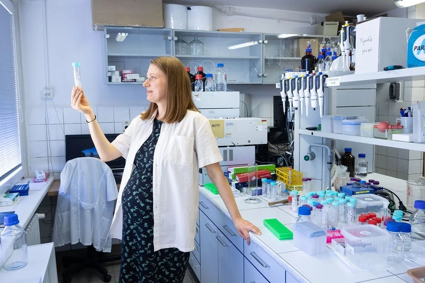 Forum magazín Univerzity Karlovy: Vědkyně Kholová - Práce je pro mě jako detektivka