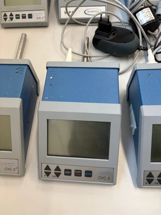 Vacuubrand CVC 2 vakuový regulátor (Bazar)