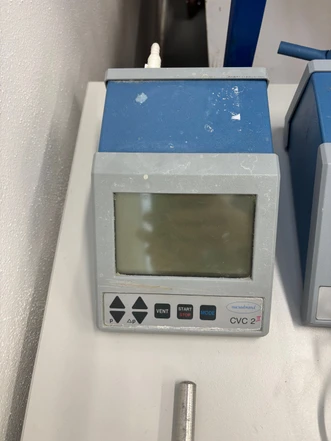 Vacuubrand CVC 2 vakuový regulátor (Bazar)