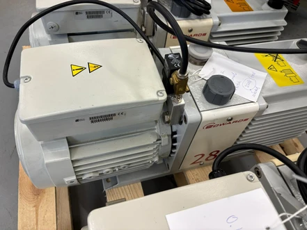 Edwards E2M28 Vacuum Pump Dual Stage (Bazar)