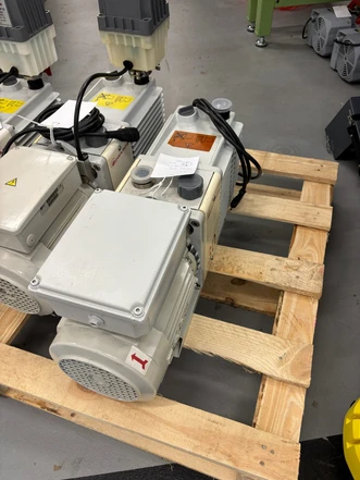 Edwards E2M28 Vacuum Pump Dual Stage (Bazar)