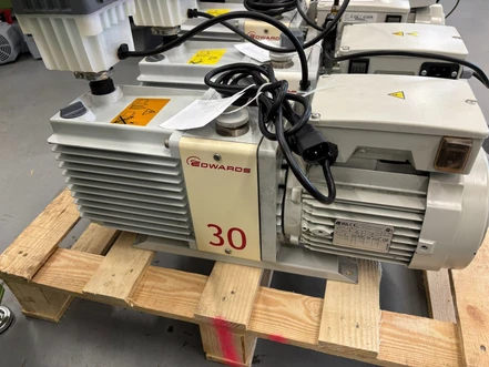 Edwards E2M30 Vacuum Pump Dual Stage (Bazar)