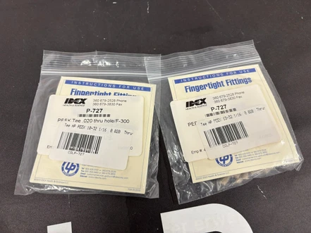 Idex Health and Science vysokotlaká T-spojka z PEEK pro kapiláry 1/16", P-727 (Nová)