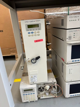 Shimadzu LC-10 HPLC System – komplexní modulární konfigurace (Testováno)