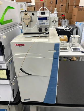 Thermo Scientific MSQ Plus hmotnostní spektrometr s pomocným čerpadlem AXP-MS (Testováno)
