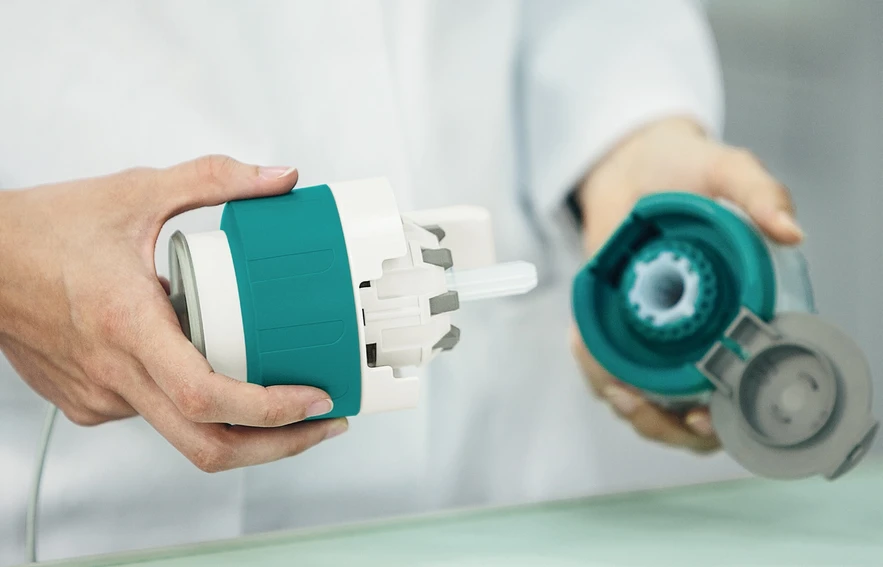 Metrohm: Titrátor OMNIS - Liquid Adapter s technologií 3S