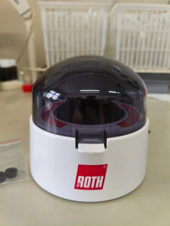 Mikrocentrifuga Roth s jedním rotorem (Nová)