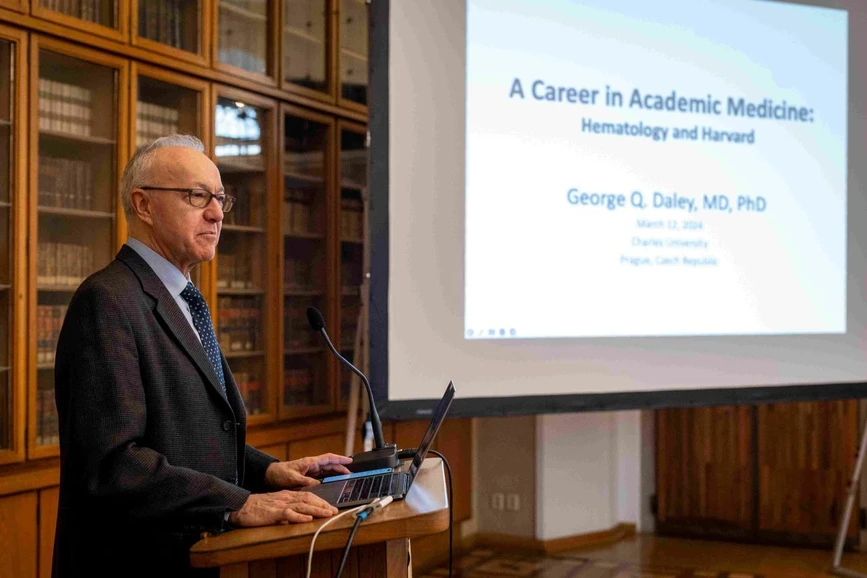 UK Forum/Hynek Glos: Děkan z Harvardu vzkazuje: Zaměřte se na excelenci