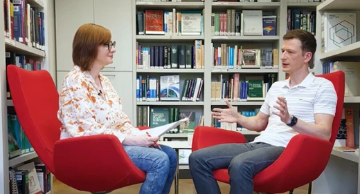 Podcast CHEmic #7 – Léčba rakoviny bude dostupnější díky objevu Miloslava Poláška z ÚOCHB