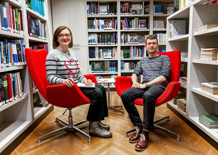 ÚOCHB/Tomáš Belloň – Podcast CHEmic #72 – Výpočet, který teď zabere deset dní, by s naším vynálezem trval jedinou vteřinu