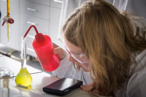 Na Univerzitě Pardubice se soutěžilo o titul krále chemiků