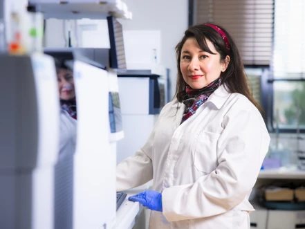 Vědkyně z přírodovědecké fakulty bude v Evropě zkoumat podmínky pro uchovávání uměleckých děl