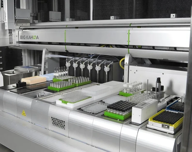 Unchained Labs Big Kahuna: Předejte screening formulací stroji.