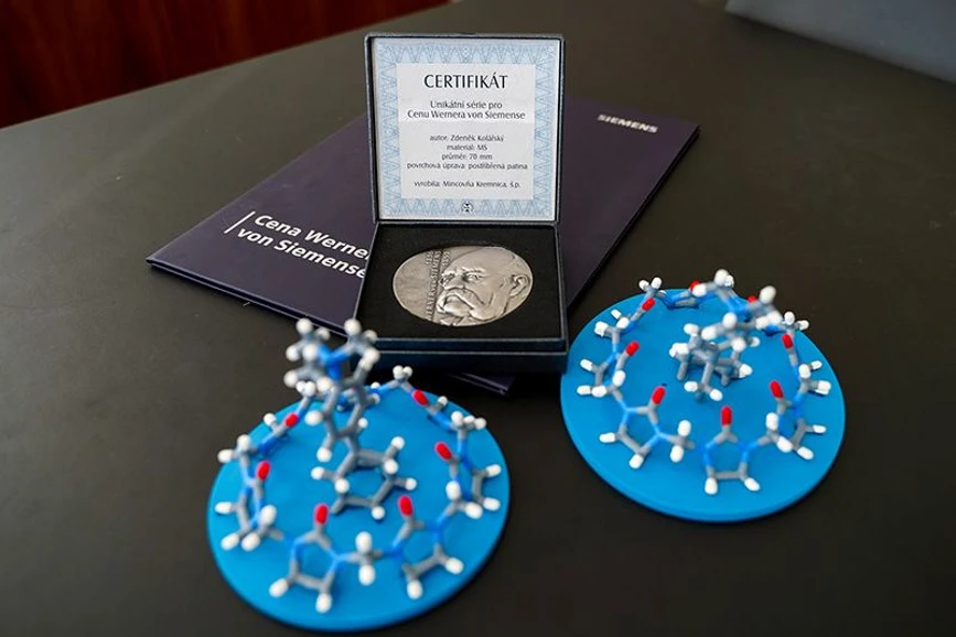 Univerzita Tomáše Bati ve Zlíně: Tým z Ústavu chemie získal prestižní Cenu Wernera von Siemense za nejlepší diplomovou práci.