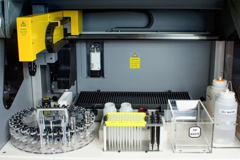 RoboBlot stolní automatický analyzátor pro testování Western Blot kitů (Nový)