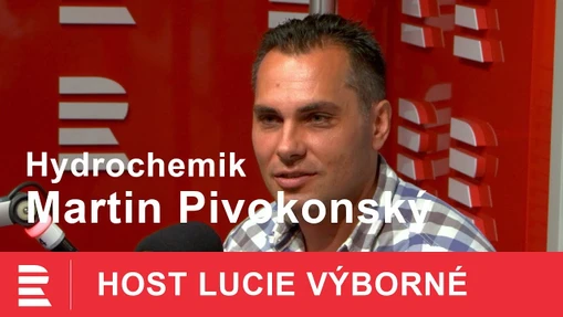 Když se voda zastaví, začne se kazit. Doporučuji pít kohoutkovou, říká hydrochemik