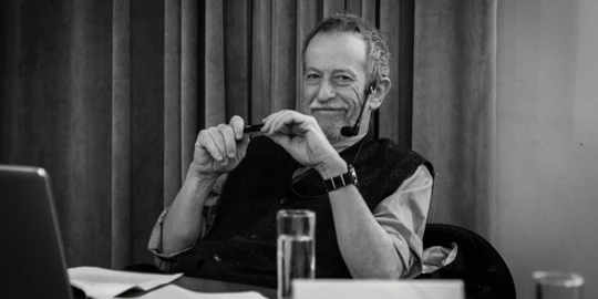 Spíš než peníze potřebují vědci více volného času, říká emeritní profesor Stanfordu